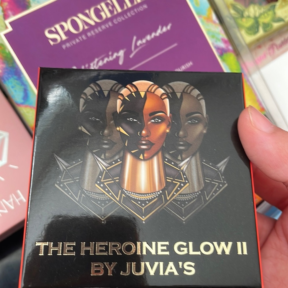 Juvias place you are a hero baked highlighter